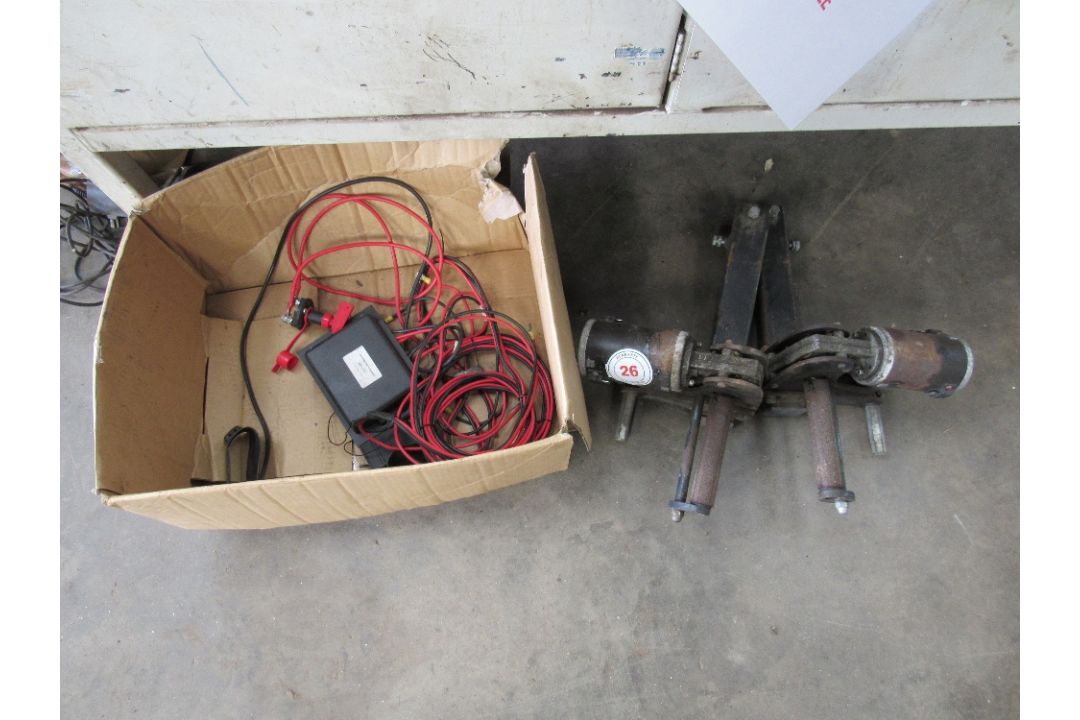 Caravan motor movers, - Image 1 of 4