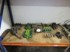 Quantity of hydraulic spool blocks and accessories