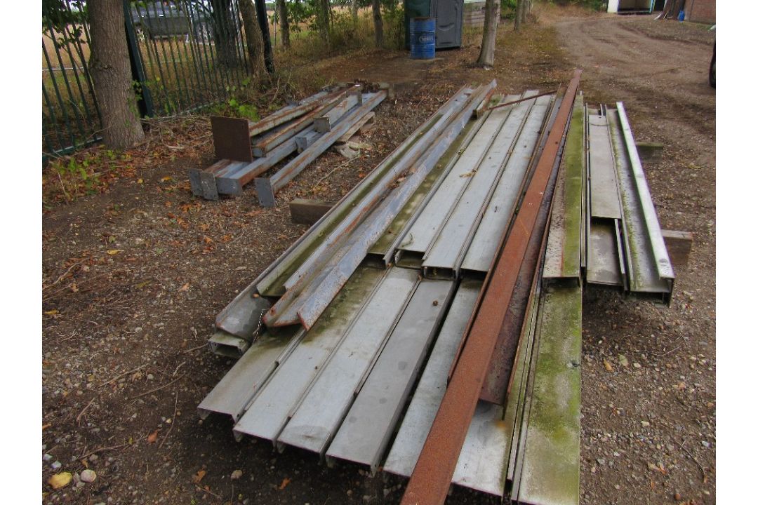 Quantity of steel mezzanine flooring - Image 1 of 2