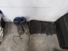 Size 10 chainsaw boots and leggings