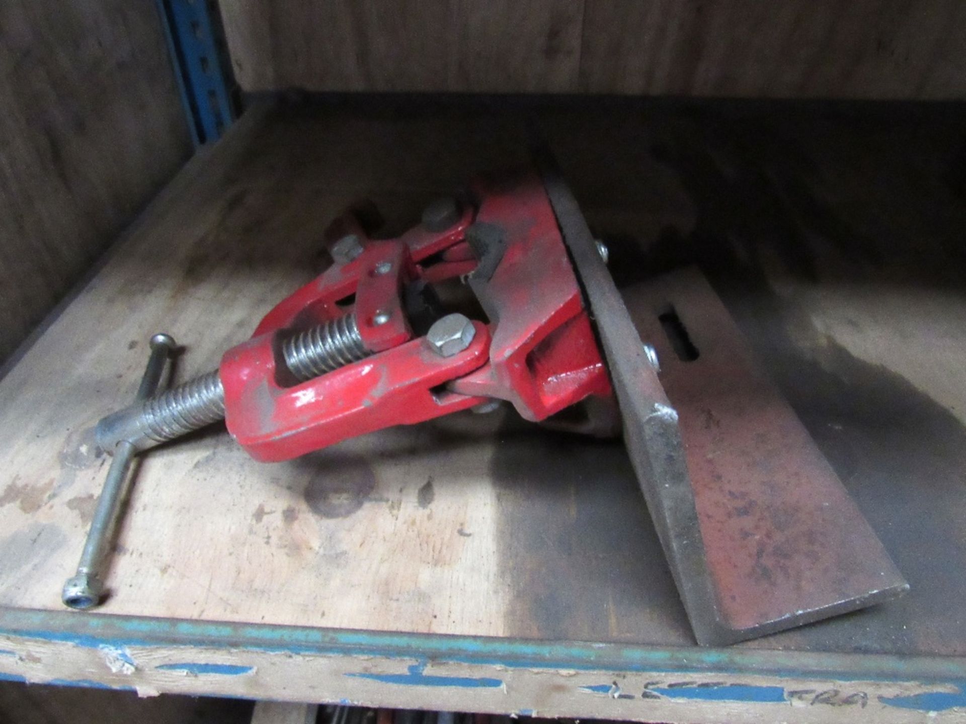 Pipe vice