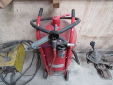 Grit blasting pot,