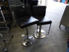 * 2 x gas lift chairs