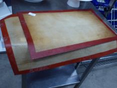 * 2 x silicone bakery mats