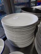* approx 25 x white round plates 22cm