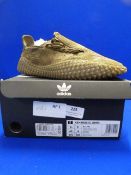 Adidas Camanda 018NBHD Size: 9 (new)