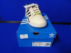 Adidas Torsion Comp EE7377 Size: 6