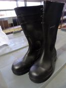 *Pair of Dunlop Wellies