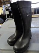 *Pair of Dunlop Work Wellies