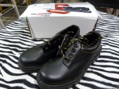 *Size: 6 Black Safety Shoes