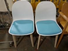 *2 Contemporary White Chairs with Upholstered Seats