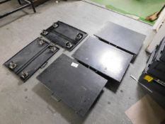 * 5 x 4 Wheel skates