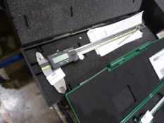 *Digital Vernier Caliper