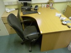 *L-Shape Desk with in Light Wood Finish, and a Gas