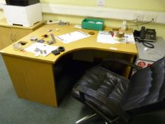 *L-Shape Desk with in Light Wood Finish, and a Gas