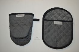 *Kitchenaid Oven Gloves