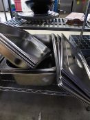 * 5 x gastronomes with lids various sizes