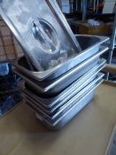 * 6 x 1/3 gastronomes with 4 x lids