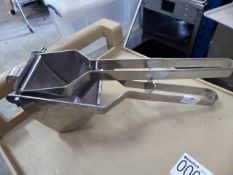 * heavy duty manual potato ricer