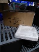 * Disposable square plates x 500