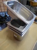 * 4 x 1/4 gastronomes