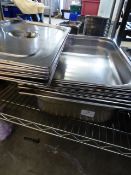 * 6 x 1/1 gastronomes with lids