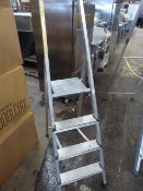 * 4 run aluminium step ladder