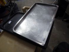 * 10 x baking trays