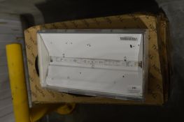 *5 Thorn 96233813 LED Lamp