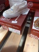 *Footwear Department Ladies Shoes Size: 3