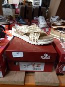 *Roselli Ladies Sandals (gold) Size: 3