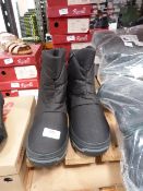 *Footwear Department Snow Boots Size: 45