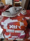 *XTI Ladies Sandals (silver) Size: 36