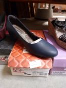 *Piccadilly Ladies Shoes Size: 8
