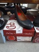 *Footwear Department Ladies Shoes (navy) Size: 36