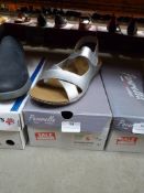 *Pavarella Ladies Sandals (silver) Size: 41