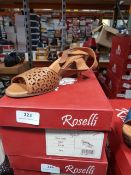 *Roselli Ladies Shoes (tan) Size: 7