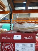 *Footwear Department Ladies Shoes (gold & silver)