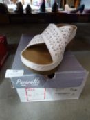 *Ladies Sandals (white) Size: 37