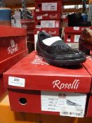 *Roselli Ladies Shoes (black) Size: 3