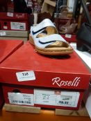 *Roselli Ladies Shoes (denim) Size: 3
