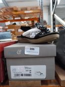 *Fleet & Foster Ladies Shoes Size: 36