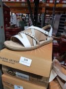 *Earth Spirit Wyatt Ladies Sandals Size: 3