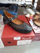 *Roselli Ladies Shoes (black) Size: 3