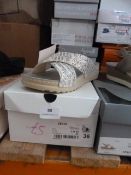 *Pavarella Ladies Sandals (silver) Size: 36