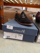 *Capris Ladies Shoes Size: 36