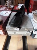 *Pavarella Ladies Shoes Size: 36