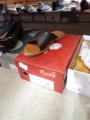 *Roselli Ladies Slip On Shoes Size: 4