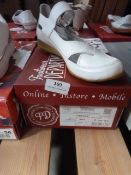 *Footwear Department Ladies Shoes (white) Size: 3