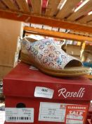 *Roselli Ladies Shoes (floral) Size: 8